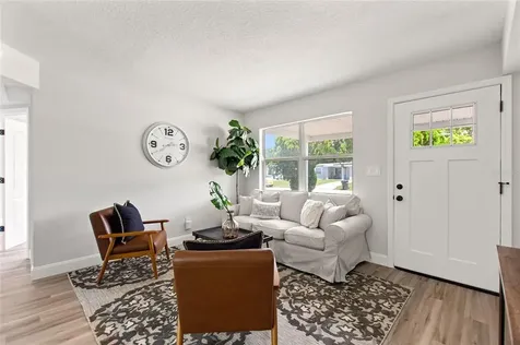 5242 45th Avenue N St Petersburg FL 33709