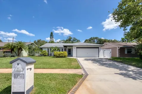 13741 Sussex Avenue Largo FL 33774