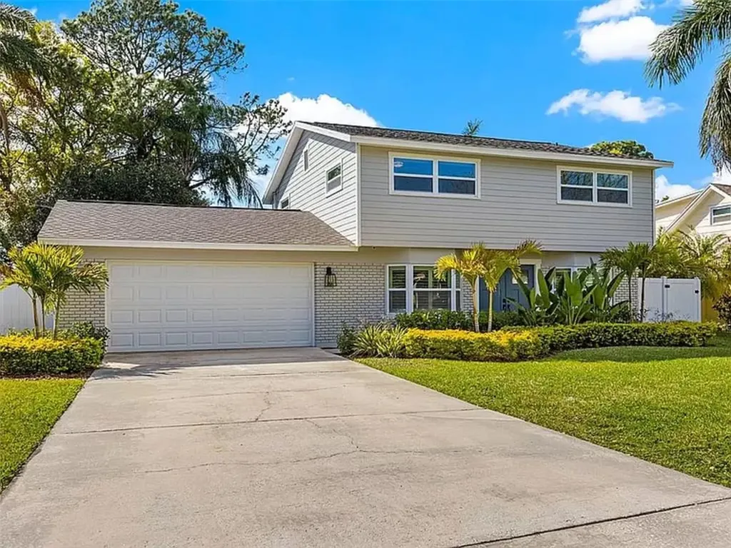 4904 Bay Crest Drive Tampa FL 33615