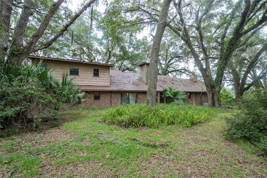 18001 SE Hawthorne Road Hawthorne FL 32640