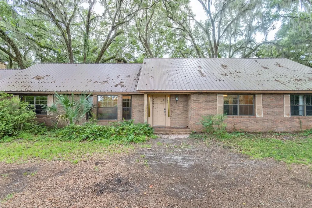 18001 SE Hawthorne Road Hawthorne FL 32640