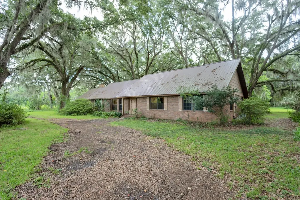 18001 SE Hawthorne Road Hawthorne FL 32640