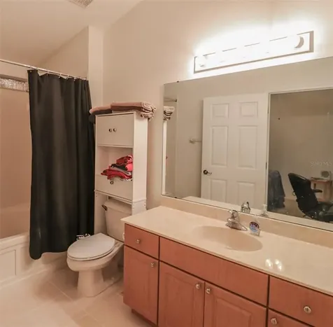 5863 Wrenwater Drive Lithia FL 33547