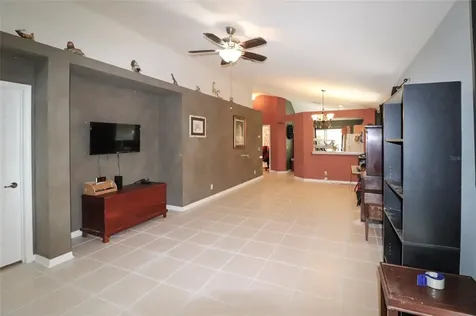 5863 Wrenwater Drive Lithia FL 33547