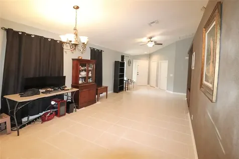 5863 Wrenwater Drive Lithia FL 33547