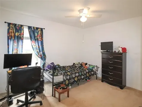 5863 Wrenwater Drive Lithia FL 33547