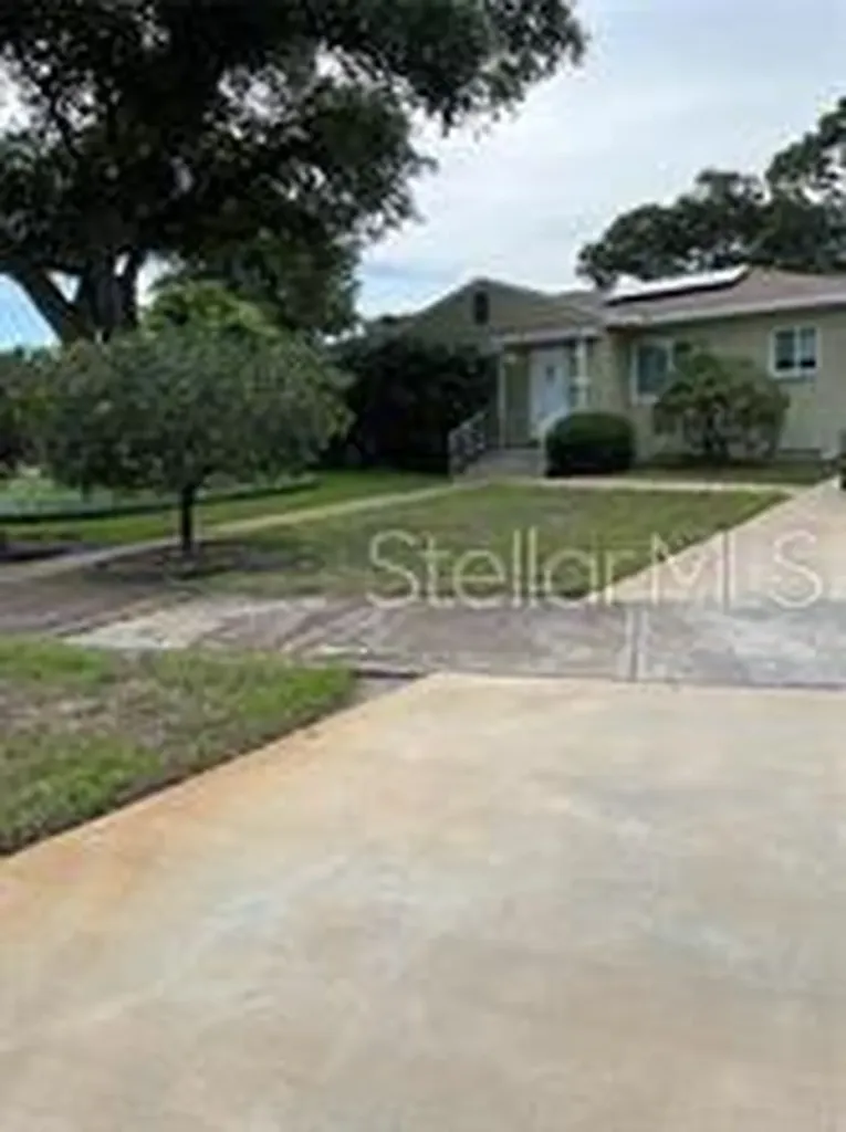 6001 6th Avenue N St Petersburg FL 33710
