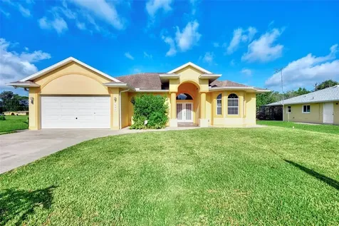 324 Santurce Avenue North Port FL 34287