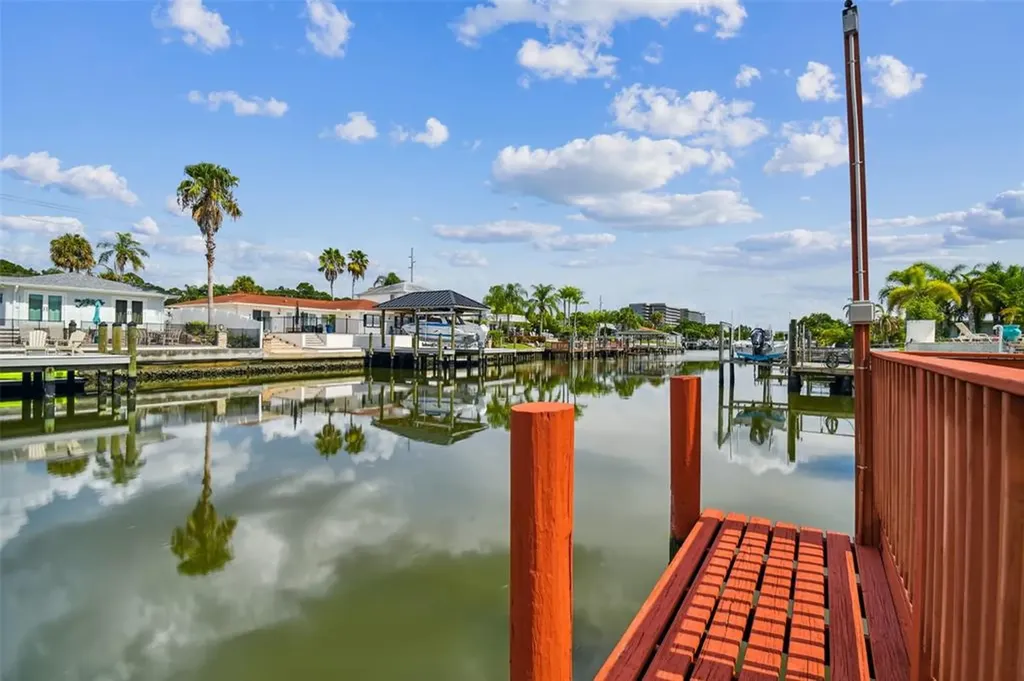3925 Venetian Way Tampa FL 33634