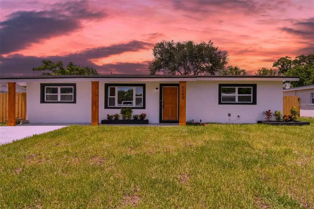 8383 Jacaranda Avenue Seminole FL 33777