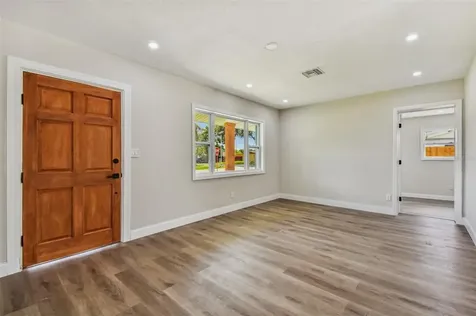 8383 Jacaranda Avenue Seminole FL 33777