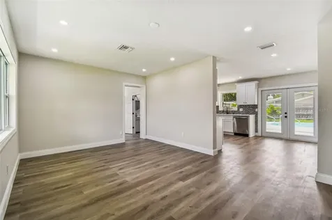 8383 Jacaranda Avenue Seminole FL 33777