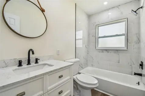 8383 Jacaranda Avenue Seminole FL 33777