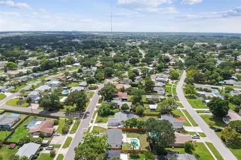 8383 Jacaranda Avenue Seminole FL 33777