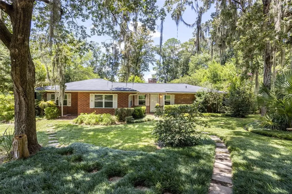 18760 NW 232nd Street High Springs FL 32643