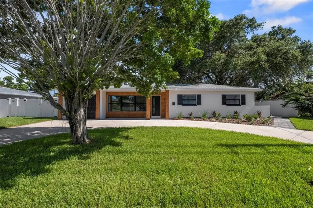 7858 Causeway Boulevard N St Petersburg FL 33707