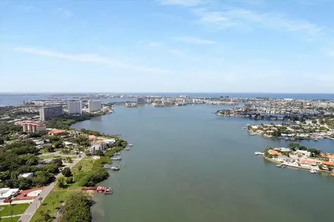 7858 Causeway Boulevard N St Petersburg FL 33707