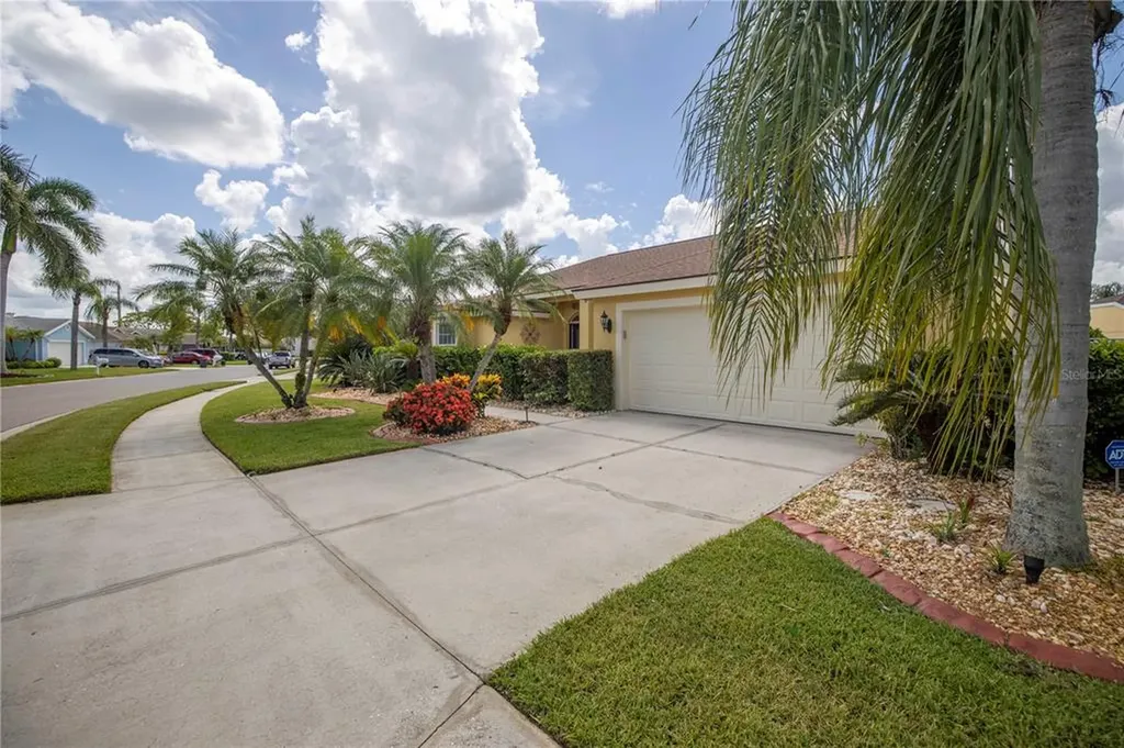 4522 Dover Street Circle E Bradenton FL 34203