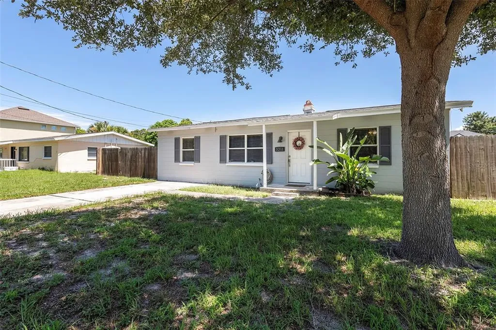 3211 W Tyson Avenue Tampa FL 33611