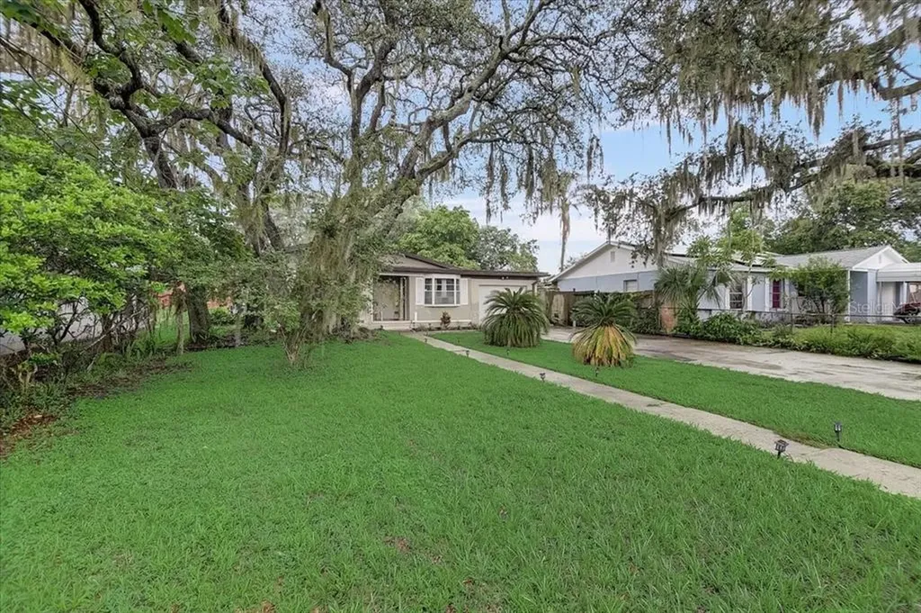 8417 N 46th Street Tampa FL 33617