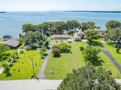 1624 Loves Point Drive Leesburg FL 34748