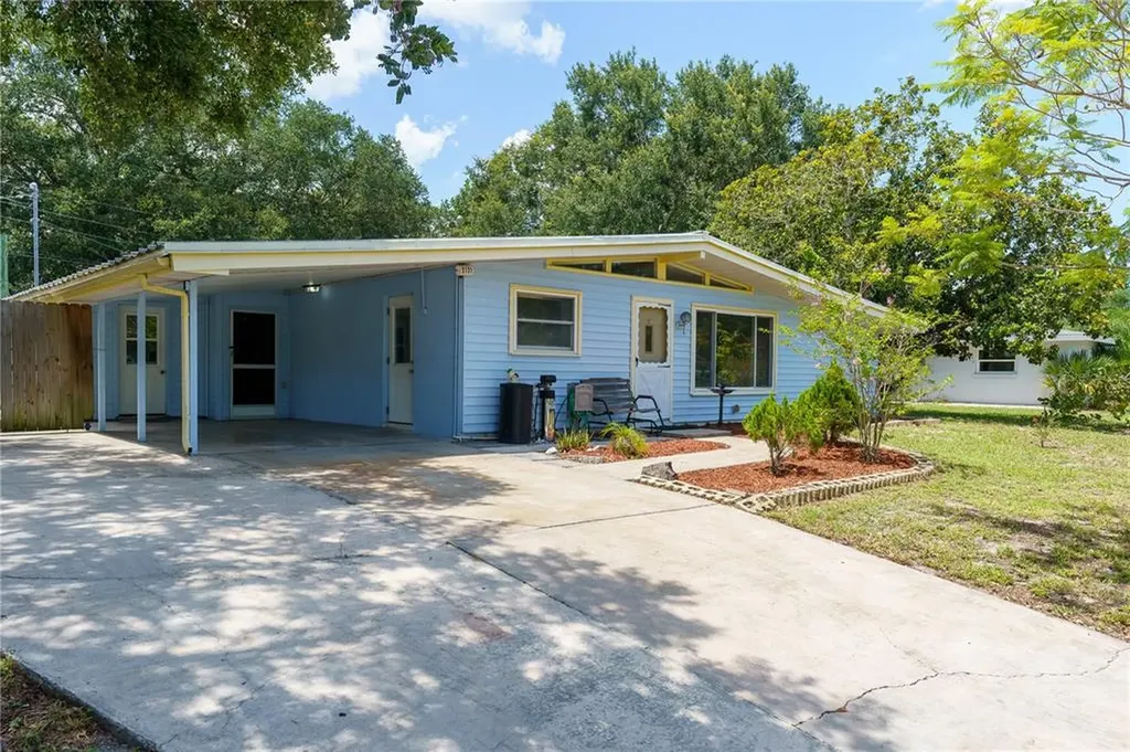 2721 Wisteria Place Sarasota FL 34239