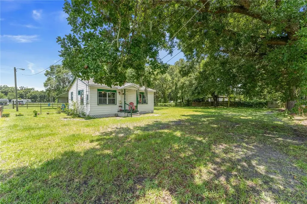 13705 Acker Road Dover FL 33527
