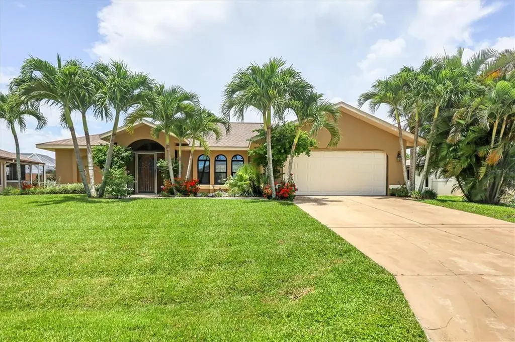 66 Mark Twain Lane Rotonda West FL 33947