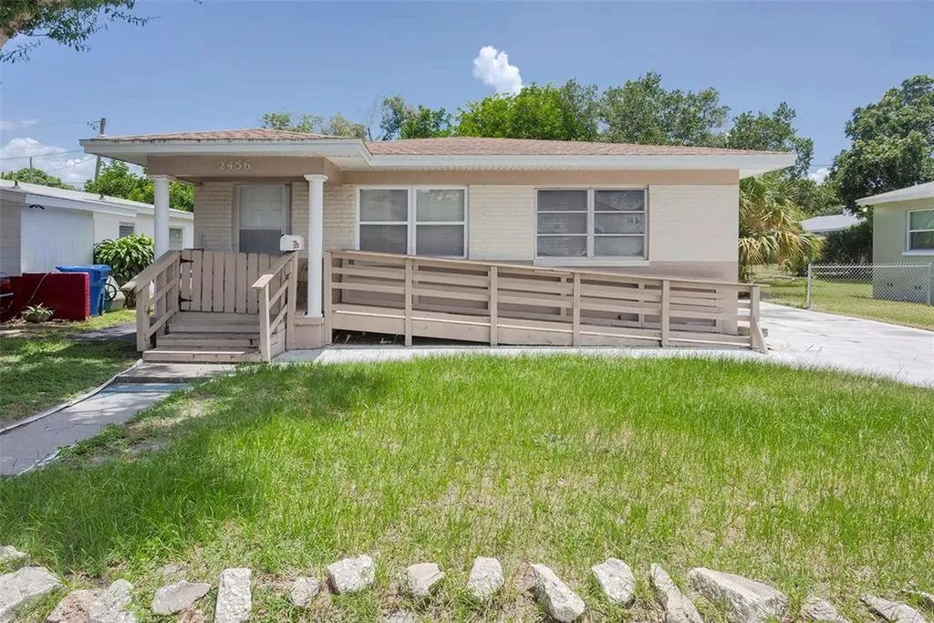 2456 16th Avenue S St Petersburg FL 33712