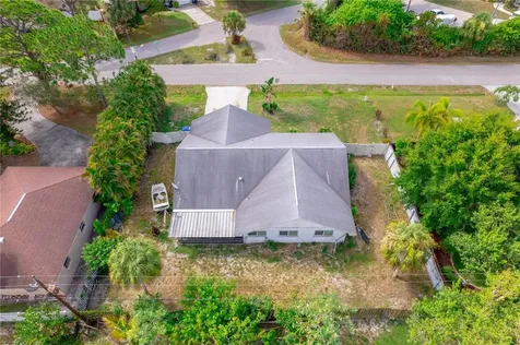 1132 Redstart Road Venice FL 34293