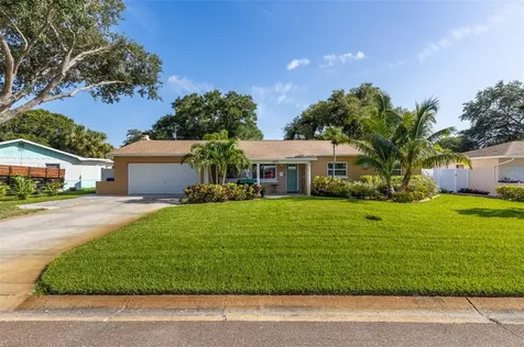 6477 24th Avenue N St Petersburg FL 33710