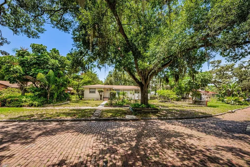 7700 Dartmouth Avenue N St Petersburg FL 33710