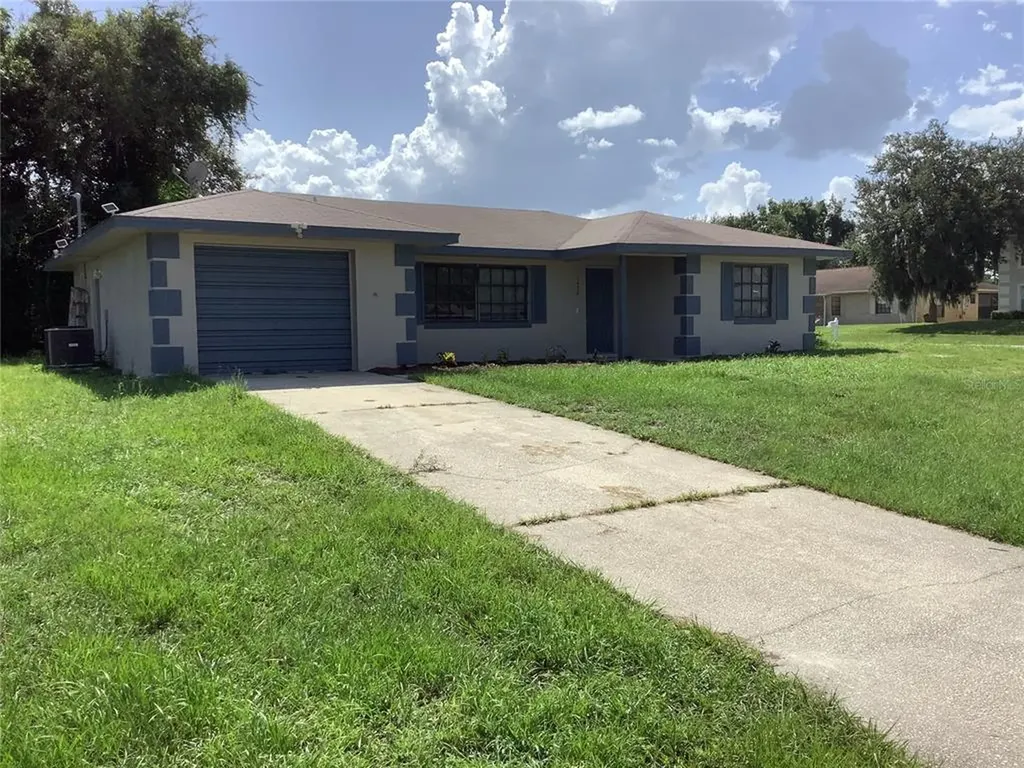 1472 Montecito Avenue Deltona FL 32738