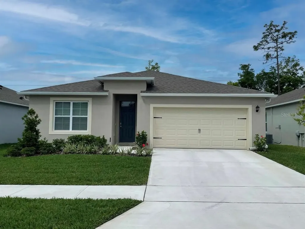 1900 Henin Circle Tavares FL 32778
