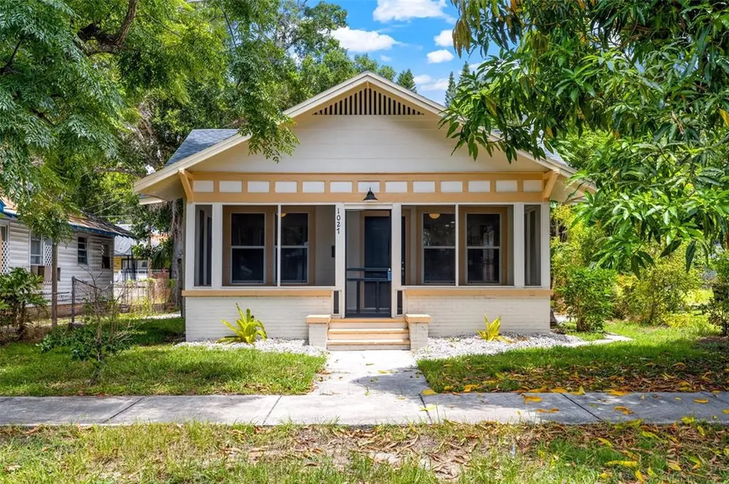 1027 10th Avenue S St Petersburg FL 33705