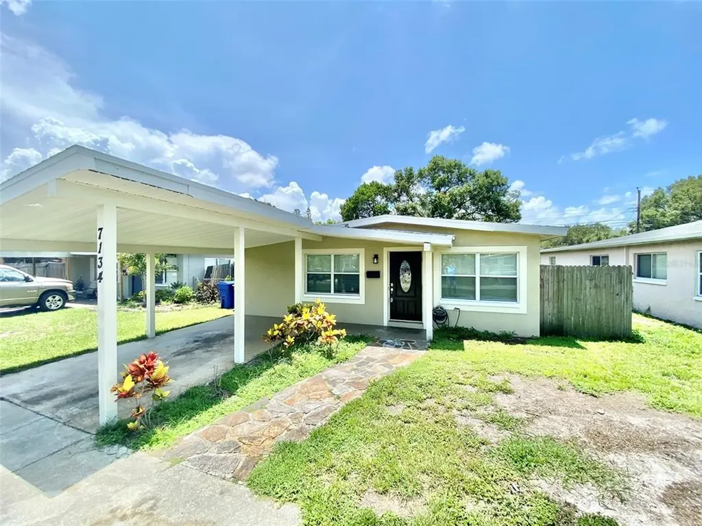 7134 33rd Avenue N St Petersburg FL 33710