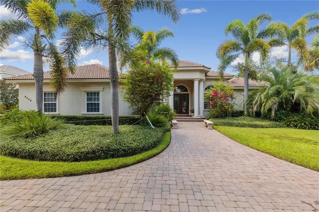 4008 Founders Club Drive Sarasota FL 34240