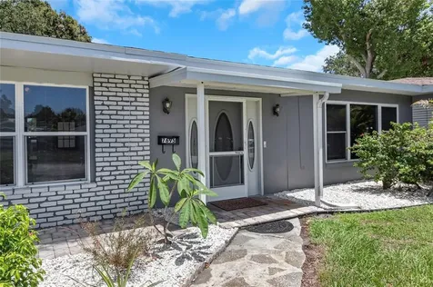7695 14th Avenue N St Petersburg FL 33710