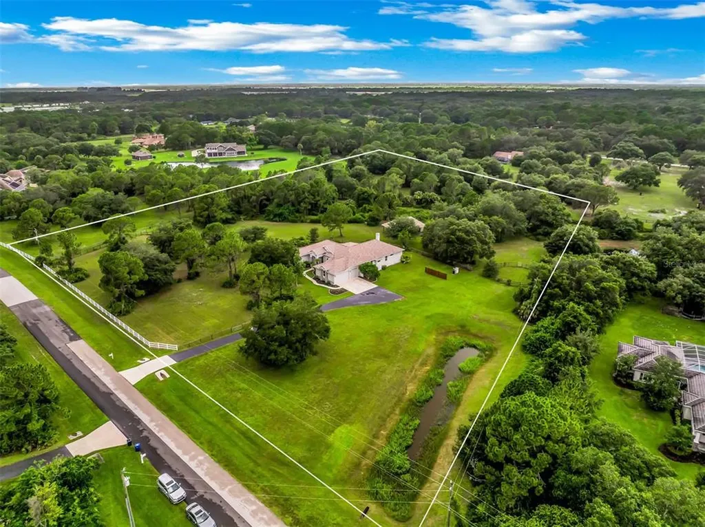 6100 Saddle Oak Trail Sarasota FL 34241