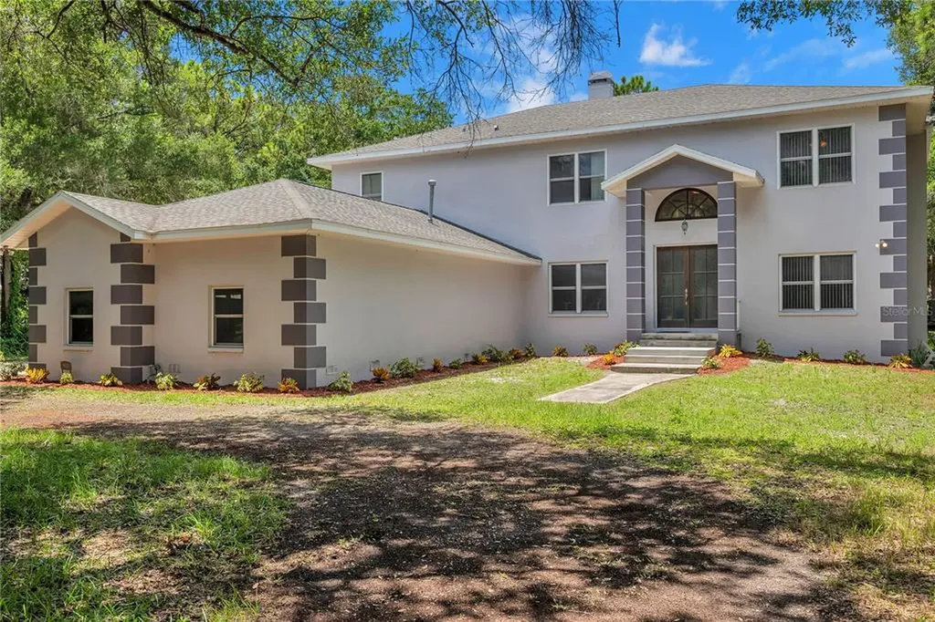 9630 93rd Street Seminole FL 33777