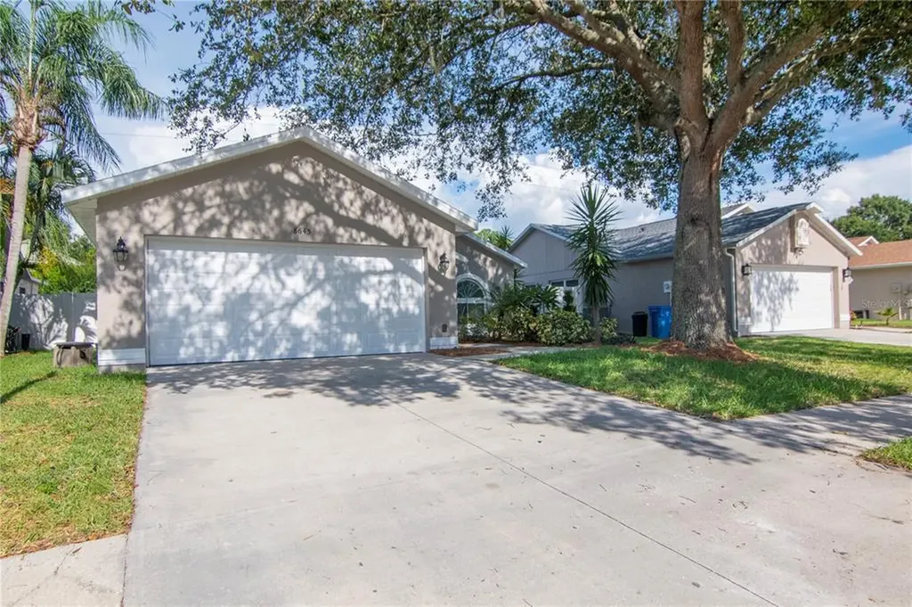 8645 Huntfield Street Tampa FL 33635