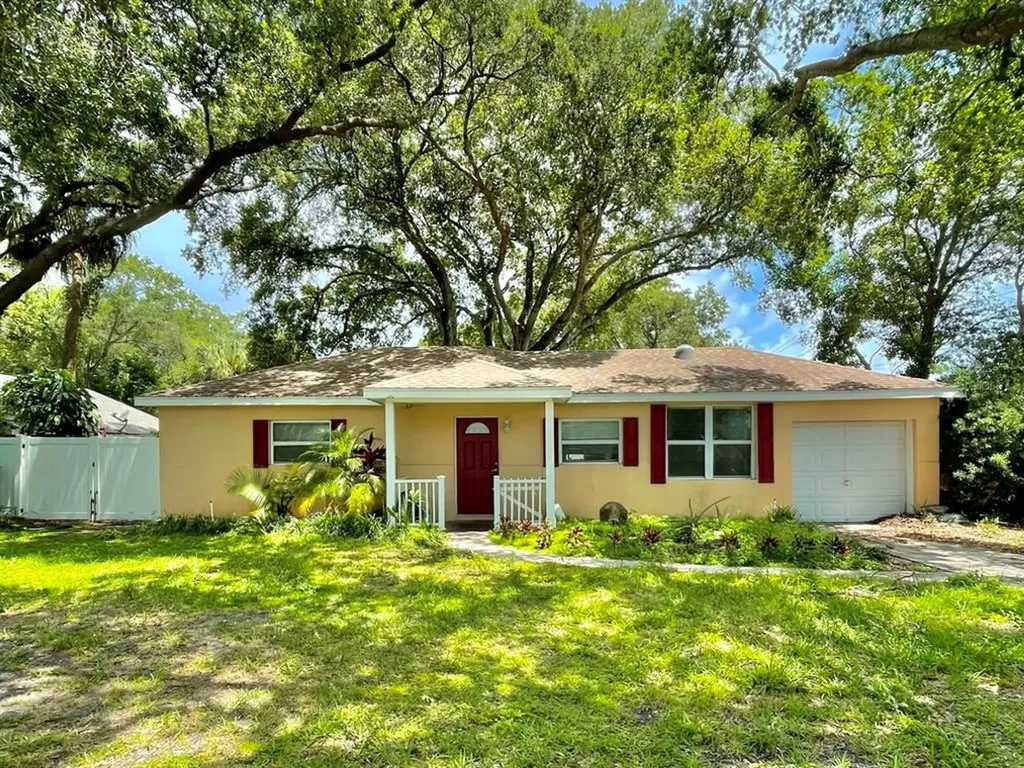 3903 W Mullen Avenue Tampa FL 33609