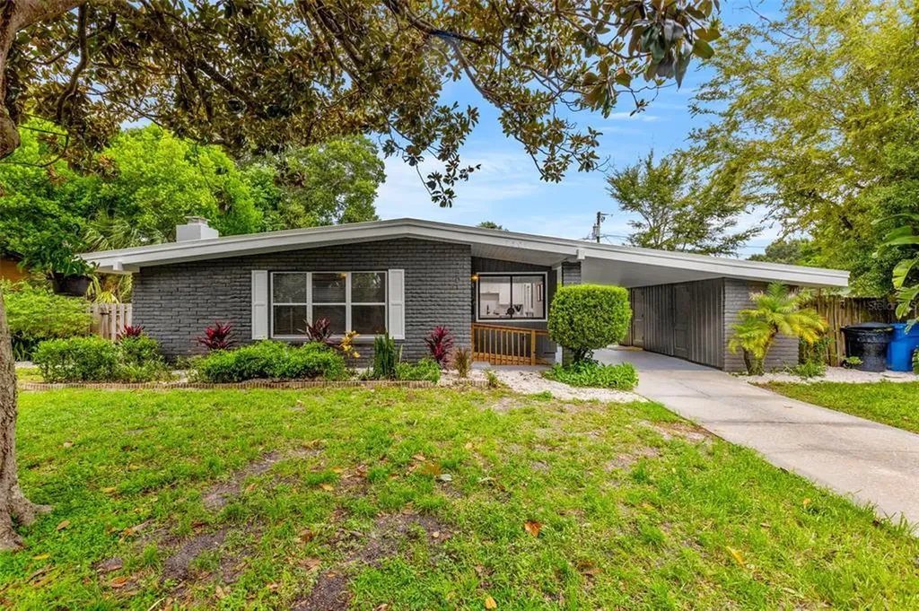 7501 10th Avenue N St Petersburg FL 33710
