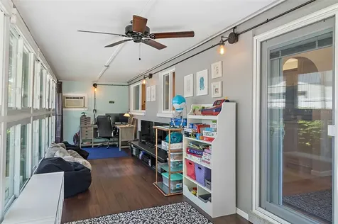 6650 10th Avenue N St Petersburg FL 33710