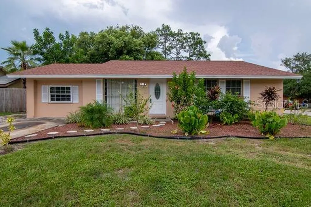 8009 Woodvine Place Tampa FL 33615