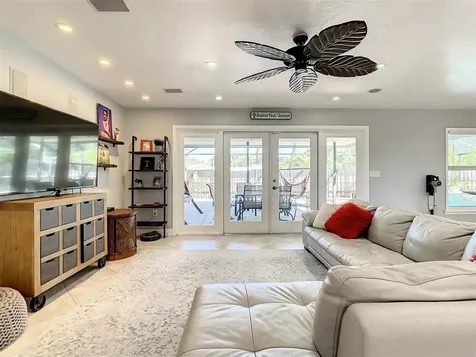 1677 Bayonne Street Sarasota FL 34231