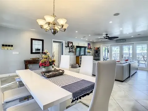 1677 Bayonne Street Sarasota FL 34231