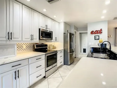 1677 Bayonne Street Sarasota FL 34231
