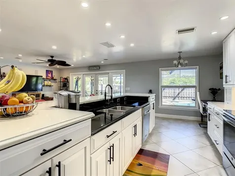 1677 Bayonne Street Sarasota FL 34231
