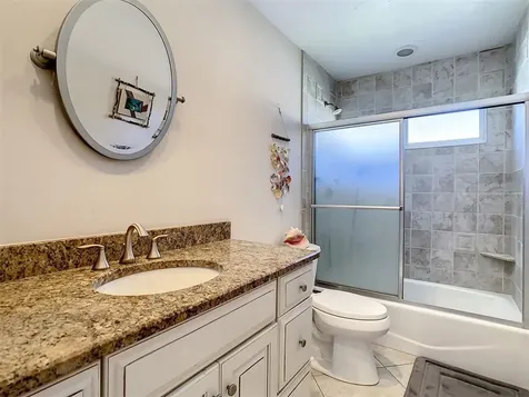 1677 Bayonne Street Sarasota FL 34231